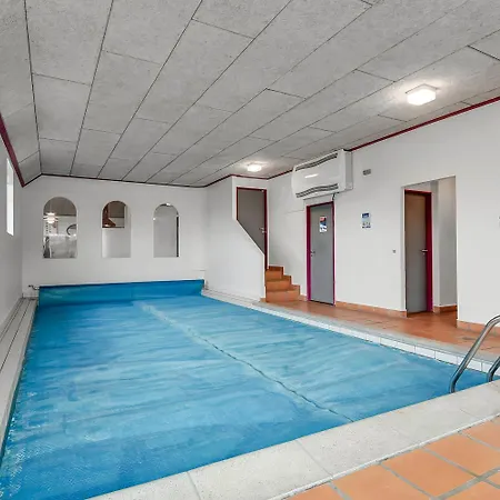 بيت للعطل Strataekt Med Pool Sj690